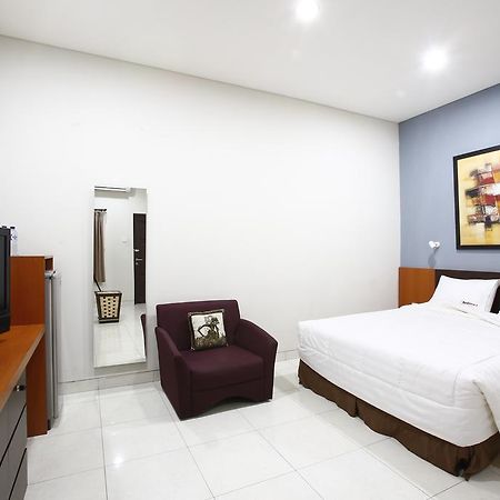 Reddoorz @ Menteng جاكرتا المظهر الخارجي الصورة