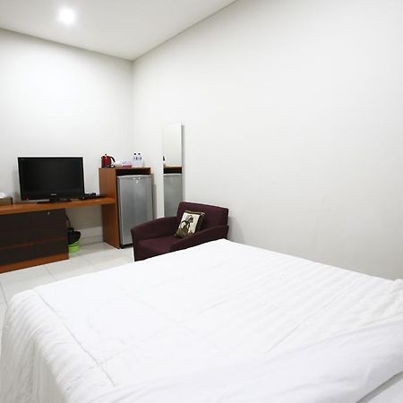 Reddoorz @ Menteng جاكرتا المظهر الخارجي الصورة