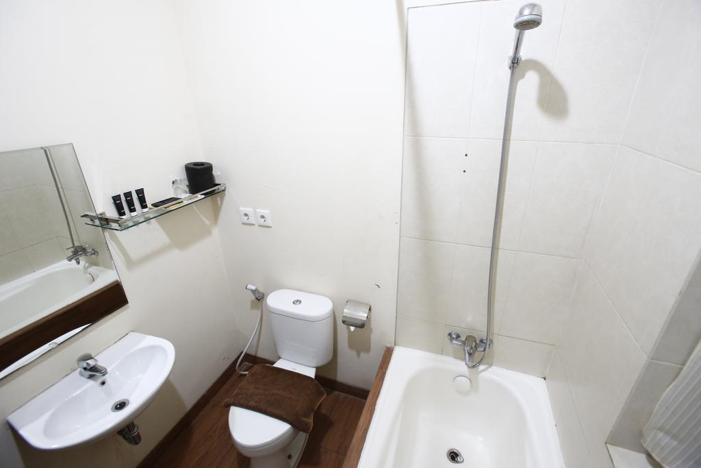 Reddoorz @ Menteng جاكرتا المظهر الخارجي الصورة